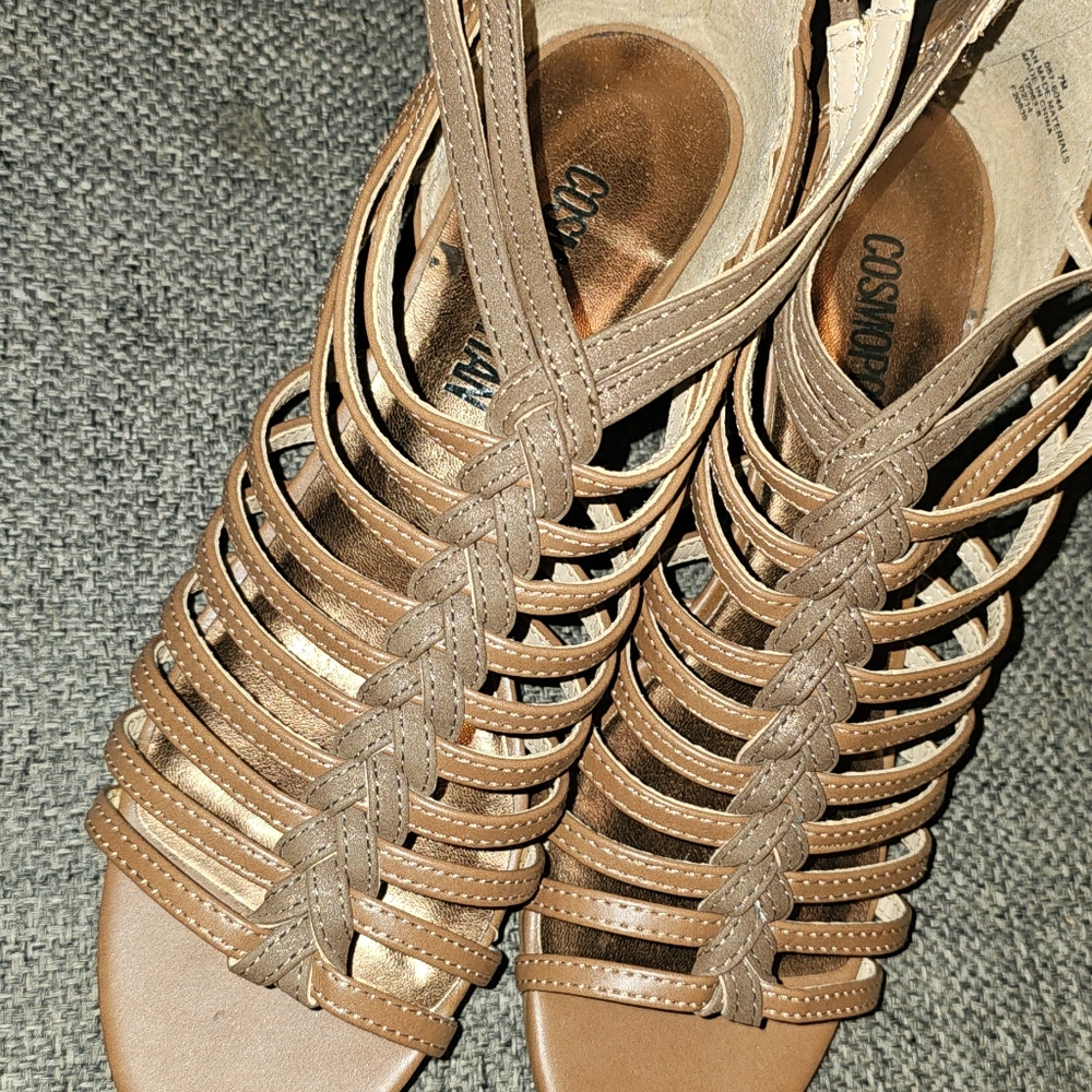 Cosmopolitan gladiator wedges size 7